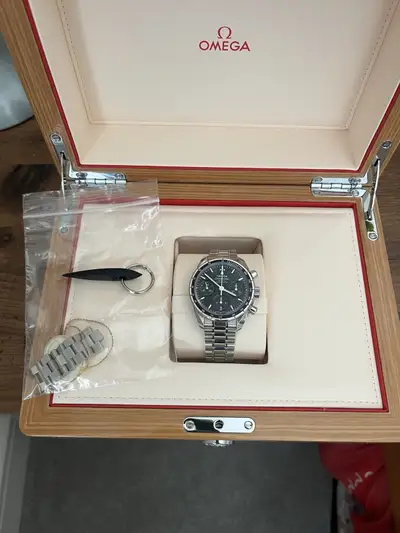 Omega OMEGA Speedmaster Co-Axial Chronograph Silver 38mm