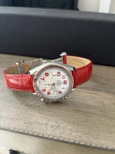 Omega Speedmaster Reduced “Mother of Pearl”
