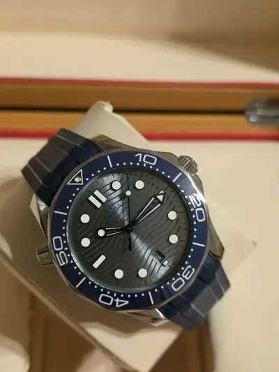 Omega Seamaster Diver Grey Blue Bezel