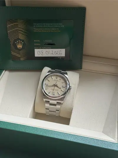 Rolex Oyster Perpetual 126000 Beige