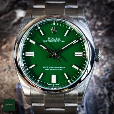 Rolex Oyster Perpetual 126000 Silver Oyster