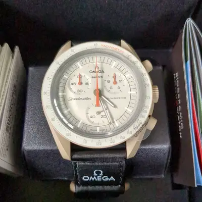 Omega Moonwatch Jupiter Speedmaster