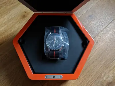 Omega Omega Speedmaster Speedy Tuesday Ultraman 311.12.42.30.01.001
