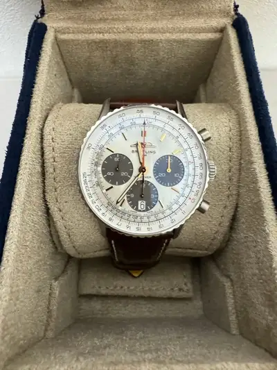 Breitling /Navitimer B01 Japan Edition