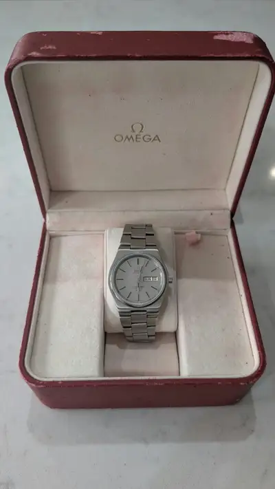 Omega Seamaster cosmic Day/Date Centre Seconds