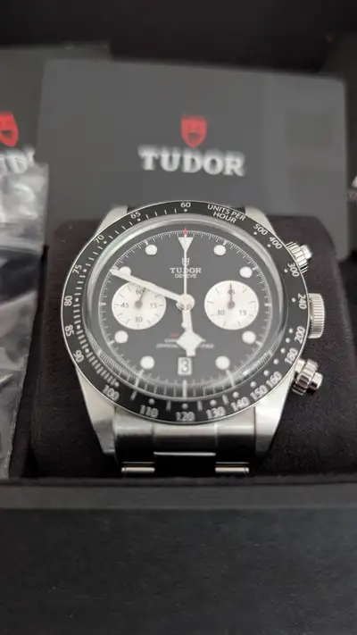 Tudor Black Bay Chrono M79360N Panda