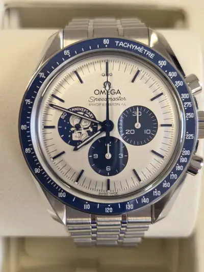 Omega SNOOPY Speedmaster Silver