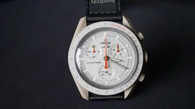 Omega OMEGA Swatch MoonSwatch Beige Quartz Chronograph Watch SO33C100 Speedmaster