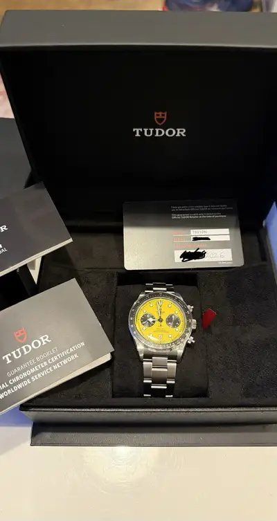Tudor Black Bay Chrono 39 "Bumblebee"