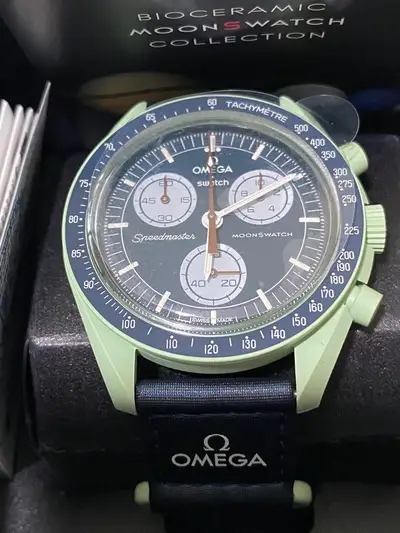 Omega OMEGA x Swatch Speedmaster Earth Watch - SO33G100