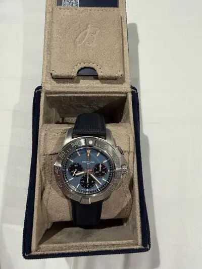 Breitling AVENGER B01 CHRONOGRAPH 44 Blue
