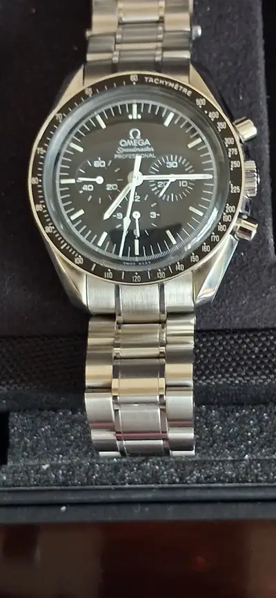 Omega speedmaster professional moonwatch