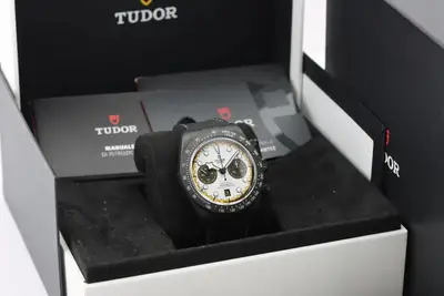 Tudor Chrono Carbon 26 M79377KN