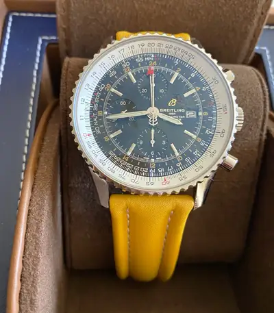 Breitling Navitimer A24322 Chronograph Date