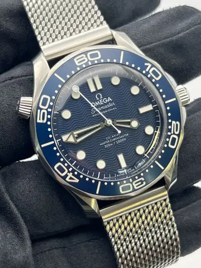 Omega Seamaster Diver “James Bond 60th