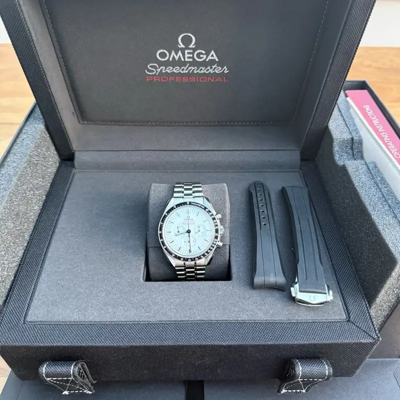 OMEGA Speedmaster Professional Moonwatch