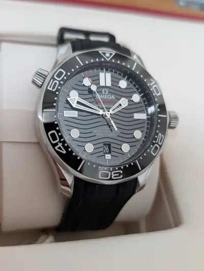 Omega Seamaster Diver BNWT 05.08
