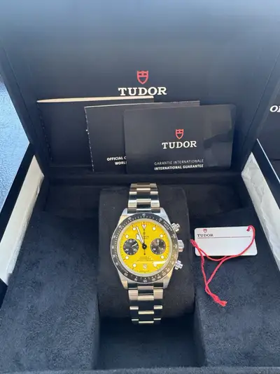 Tudor Black Bay Chrono 39 Bumblebee