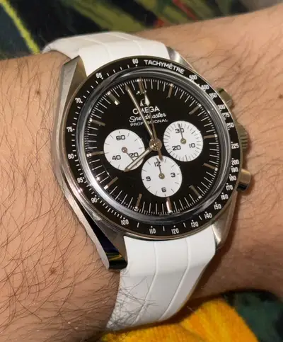 Omega Amazing! OMEGA Speedmaster Reverse Panda Chronograph