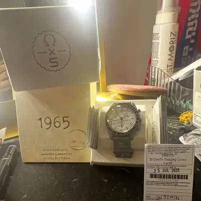Omega x Swatch Speedmaster MoonSwatch SO33M106