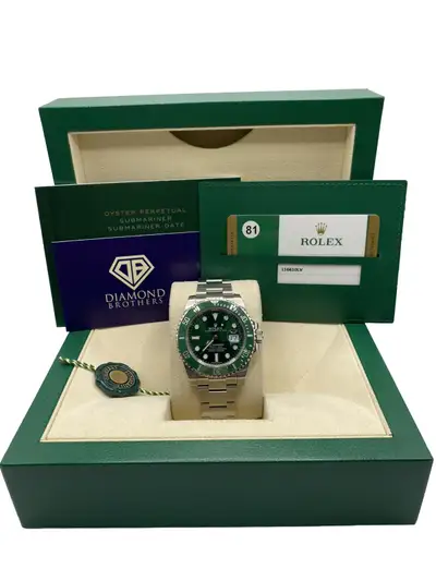 Rolex Rolex 116610LV Submariner Hulk 2017 Box and Papers.