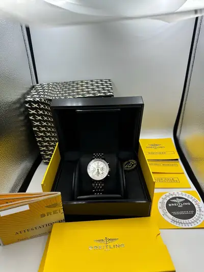 Breitling Navitimer Chronograph A23322 with Paper