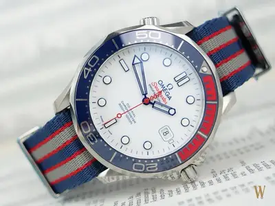 Omega Seamaster '007 White Commander' /stickered