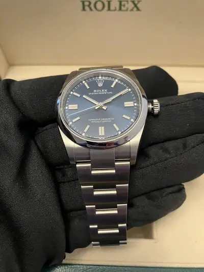 Rolex VERY ROLEX 126000 Oyster Perpetual Blue