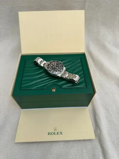 Rolex ROLEX SUBMARINER DATE 40MM - 116610LN -ONE OWNER - 2015 - EXCELLENT CONDITION