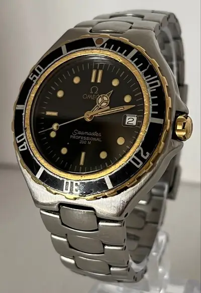 Omega Seamaster Professional YG Bezel Working