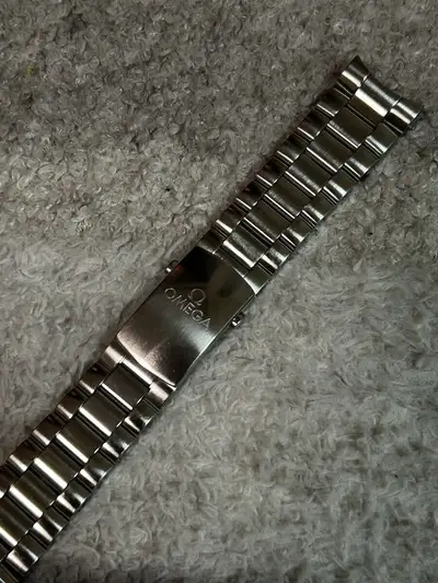 Omega Ultrasonic Cleaned OMEGA Bracelet Lug Width
