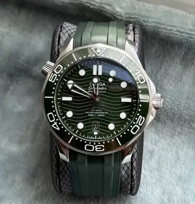 Omega seamaster diver seaweed green