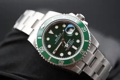 Rolex Rolex Submariner Date 40mm Green Hulk 116610LV Box & Papers