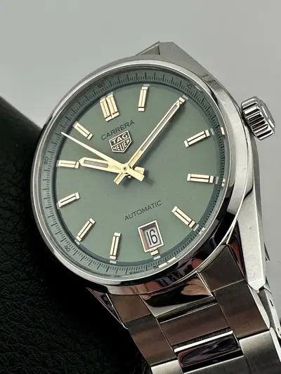 TAG Heuer CARRERA DATE PASTEL GREEN