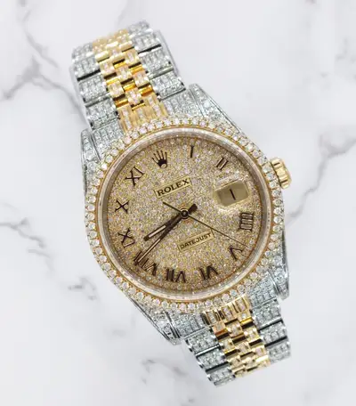 Rolex Datejust with Full Bezel, Shoulders
