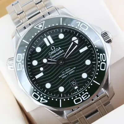 Omega Seamaster Diver Seaweed