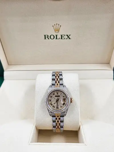 Rolex Datejust with Full Bezel, Shoulders