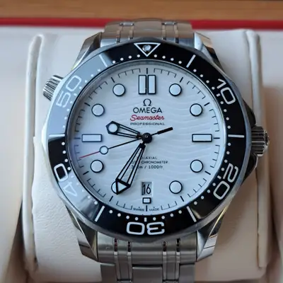 Omega Seamaster Diver Near