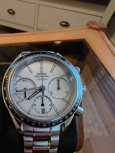 Omega Speedmaster Racing